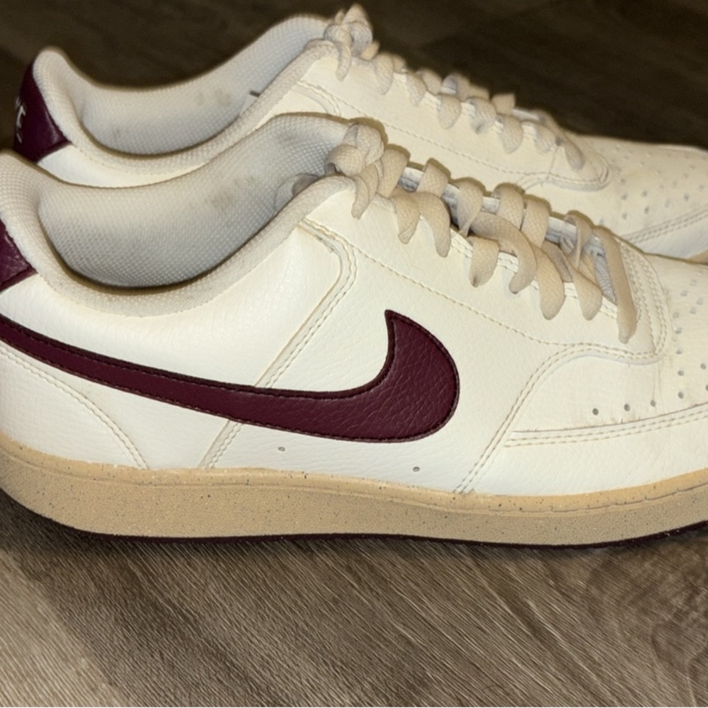 Nike Men's Cream and Maroon Sneakers